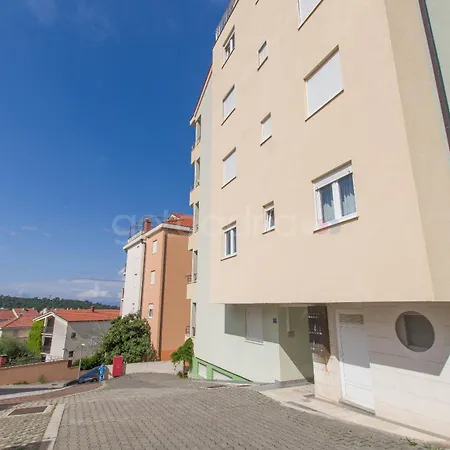 Barbin In The Center Daire Makarska