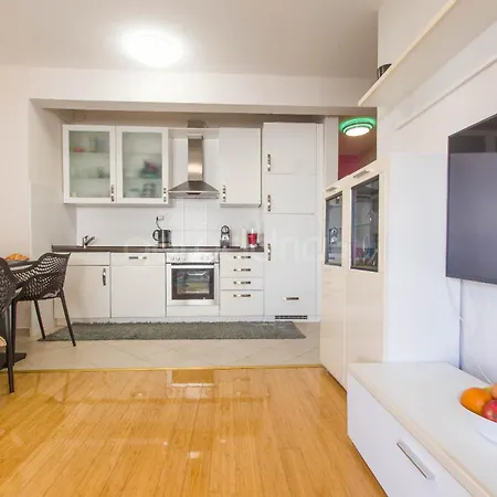 Apartment Barbin In The Center Makarska