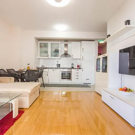 Barbin In The Center *