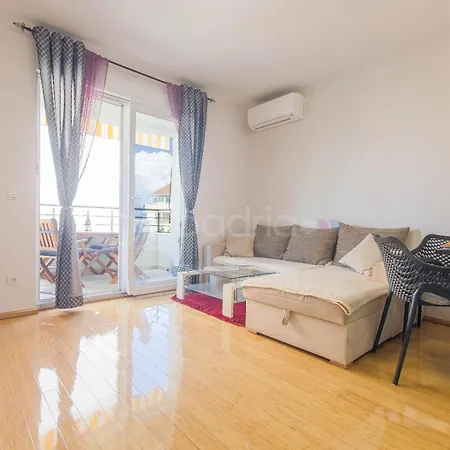 Barbin In The Center Apartment Makarska